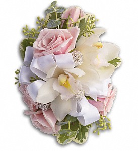 Dreamy Pink Wristlet in McDonough GA, Absolutely and McDonough Flowers & Gifts